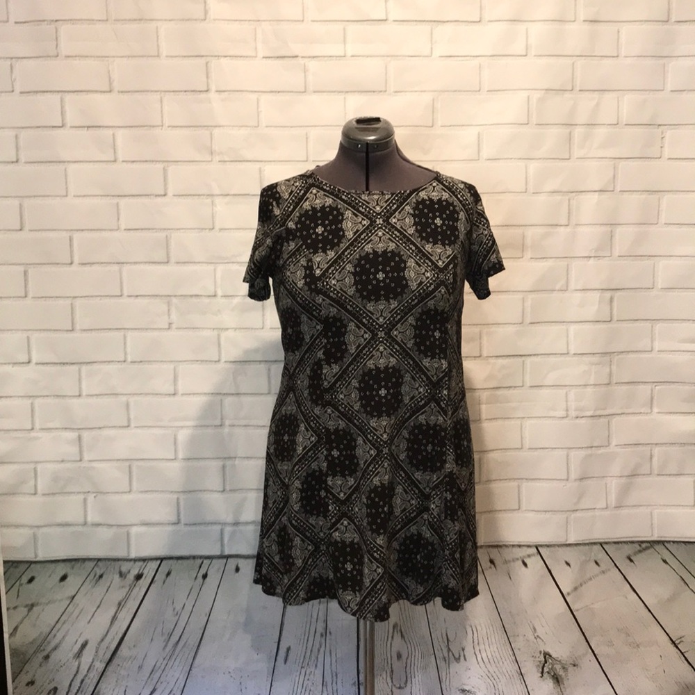 Forever 21 Black and White T-Shirt Dress
